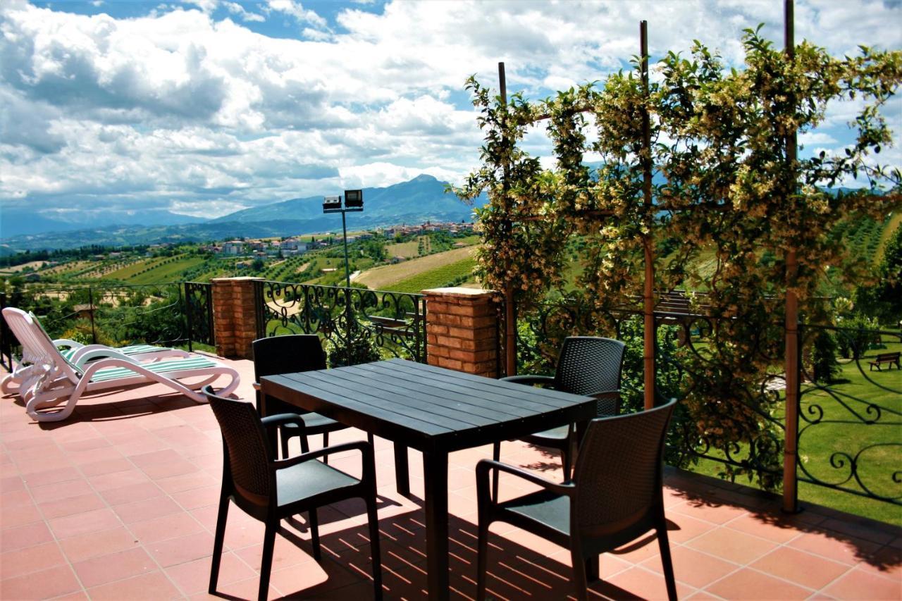 Agriturismo Villa Fiore Torano Nuovo Buitenkant foto