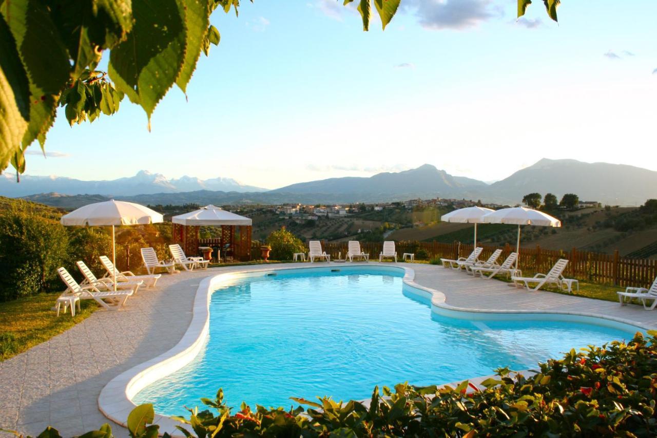 Agriturismo Villa Fiore Torano Nuovo Buitenkant foto