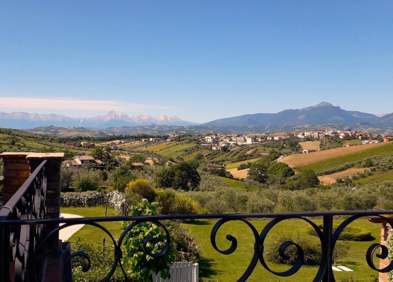 Agriturismo Villa Fiore Torano Nuovo Buitenkant foto