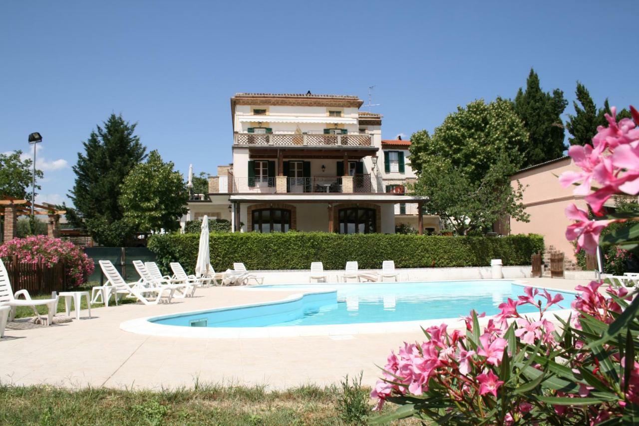 Agriturismo Villa Fiore Torano Nuovo Buitenkant foto