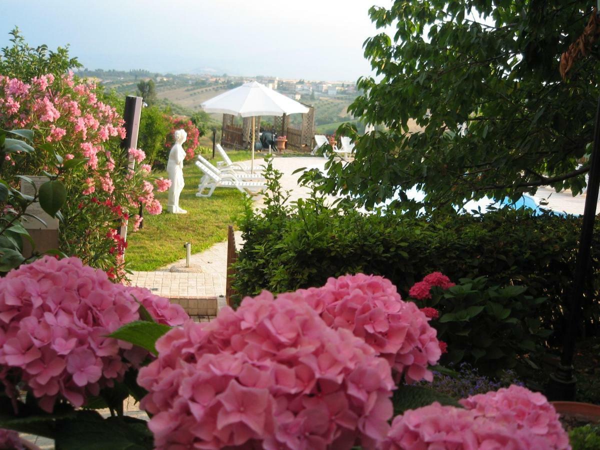 Agriturismo Villa Fiore Torano Nuovo Buitenkant foto